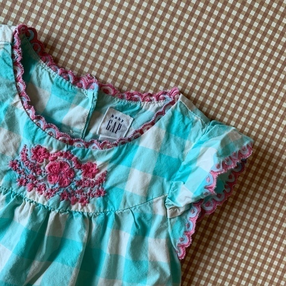 GAP embroidered gingham top w/ pink linen blend shorts set - Picture 2 of 8